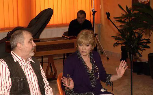 283886_105633106200759_6397022_n