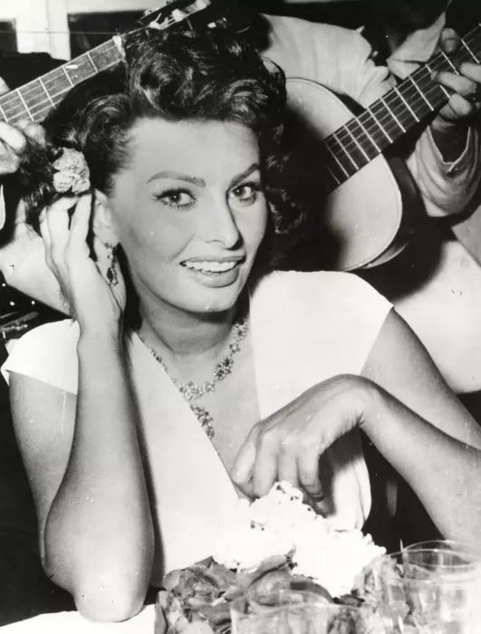 10 fotografii superbe cu Sophia Loren din tinerețe
