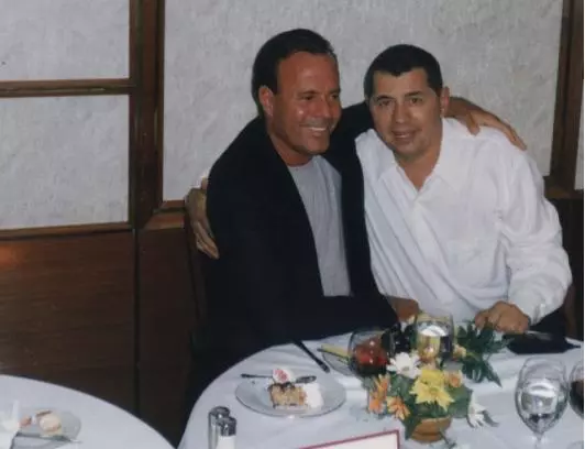 cum-au-fost-surprinsi-octavian-ursulescu-si-julio-iglesias-in-1969-513991