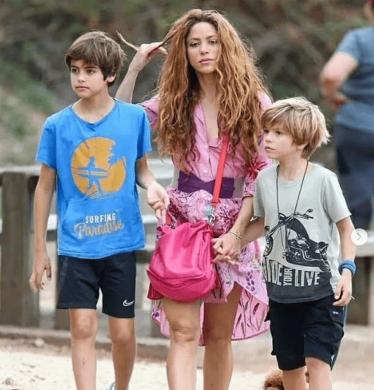 Shakira si cei doi copii