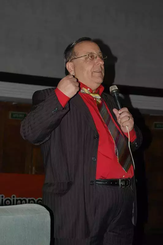 cu-ce-se-ocupa-acum-tudorel-filimon-alias-nea-popa-din-la-bloc-3