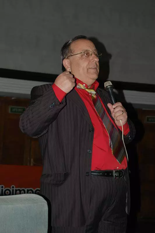 cu-ce-se-ocupa-acum-tudorel-filimon-alias-nea-popa-din-la-bloc-3