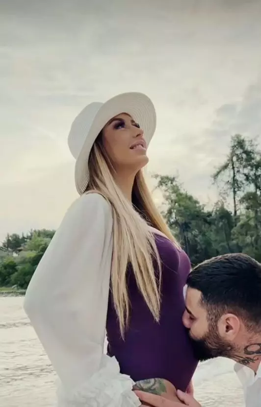 marinela insarcinata