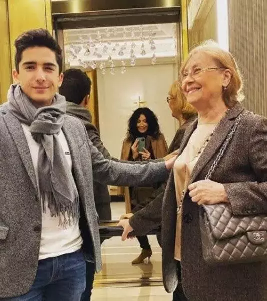 Mama-Mihaelei-Radulescu-533x600-1