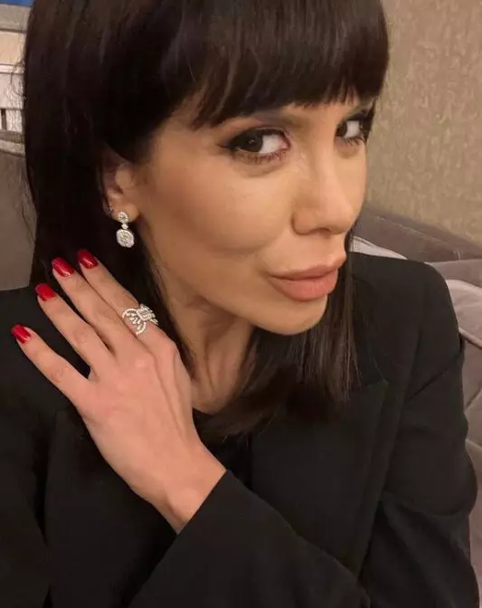 denise-rifai-negru-6