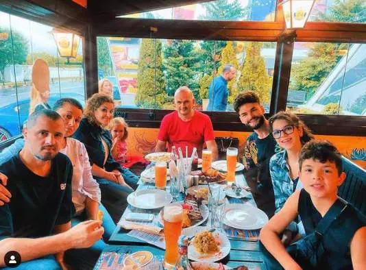 Cleopatra Statan si familia ei