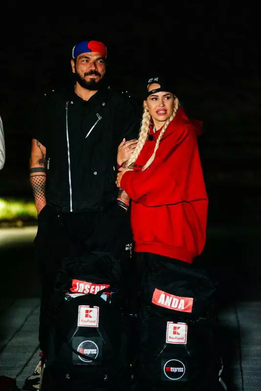 Anda și Joseph au părăsit emisiunea (1)