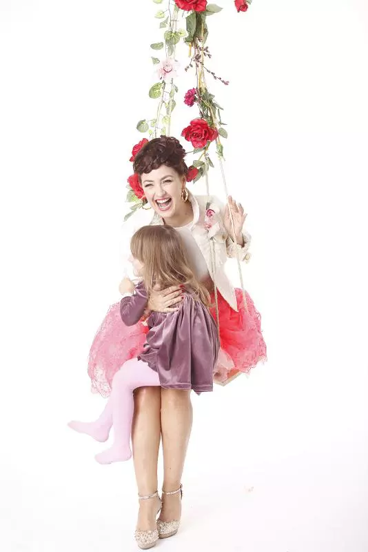 Rona Hartner, VIVA! aprilie 2013, foto Ciprian Strugariu