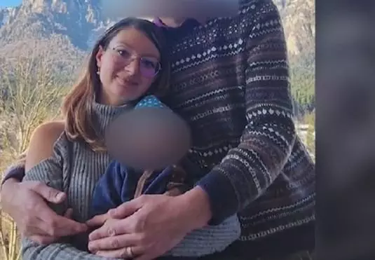 surse-mama-omorat-bebelus-etaj-apartament-flacari-incuiata-in-casa-lumini-in-dormitor-880346