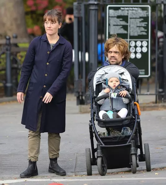 Peter Dinklage si Erica Schmidt (3)