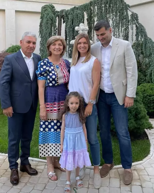 Unde-l-a-dus-Simona-Halep-pe-Toni-Iuruc-dupa-ce-s-au-logodit.-Romanca-pastreaza-traditia-1