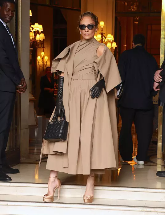 Jennifer Lopez out in Paris