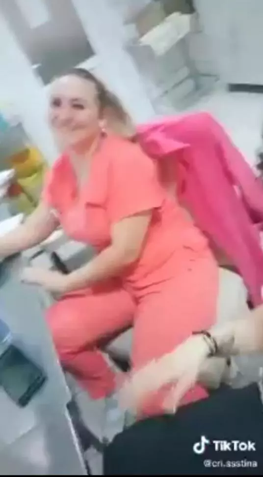 15d91a83d74cb5e8d7df975aea5f292bmaxim