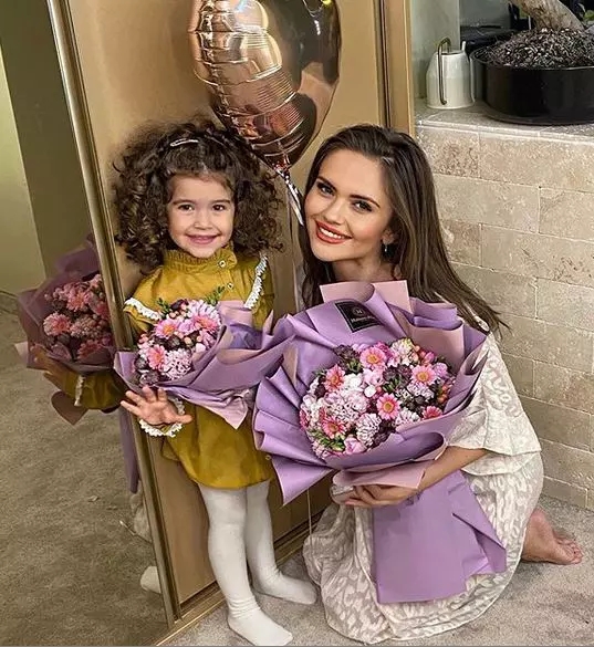 Cristina-Siscanu-si-fiica-ei-Petra