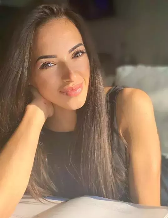 Larisa-Iordache-operata-din-nou-9