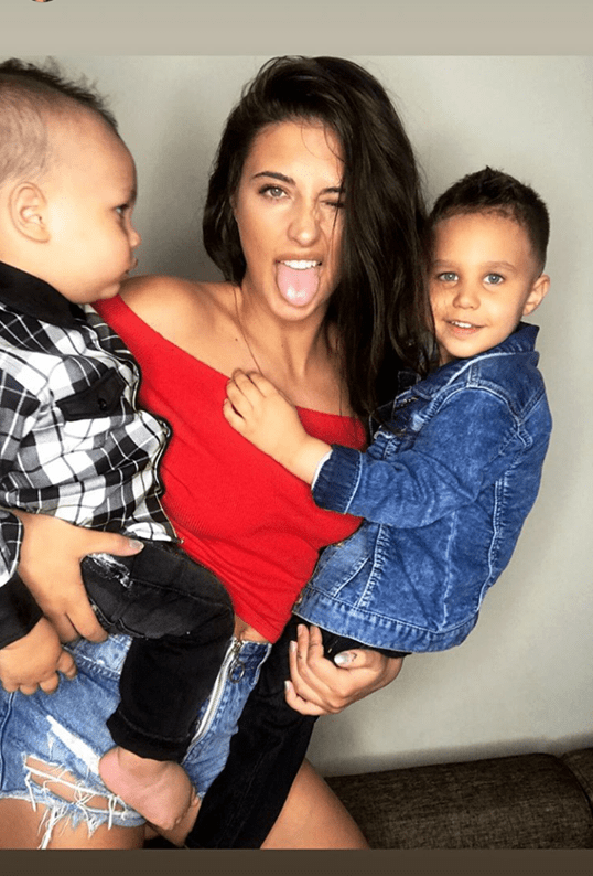 antonia-a-facut-anuntul-surpriza-impreuna-cu-cei-trei-copii-cancan-4