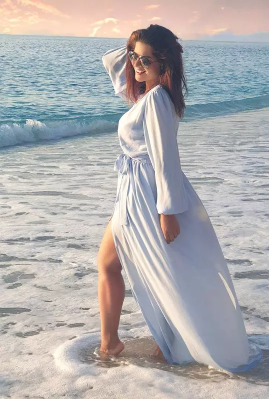 Geanina-Lungu-insarcinata-8