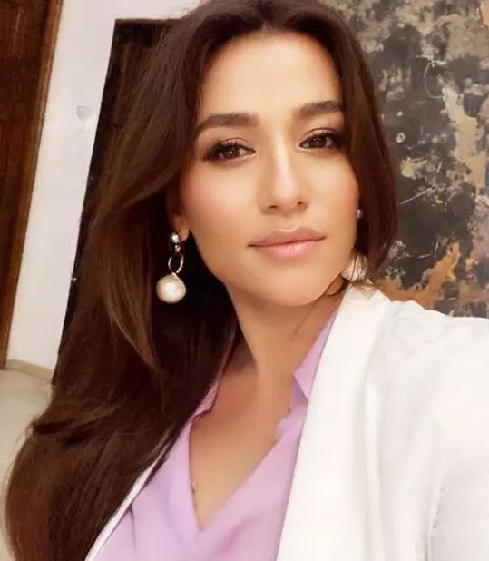 claudia patrascanu 8