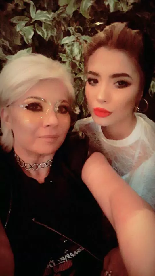 Relatia dintre Catinca si fiica ei