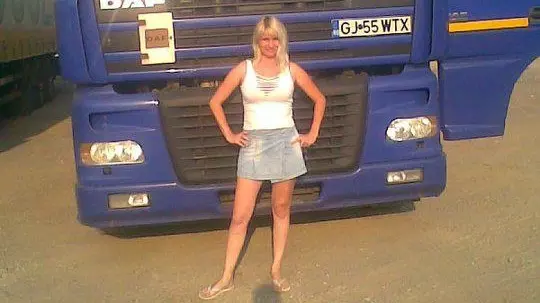 crina-are-40-de-ani-si-este-sofer-de-tir-in-spania-dar-romanca-a-reusit-sa-ii-lase-pe-toti-muti-de-586116