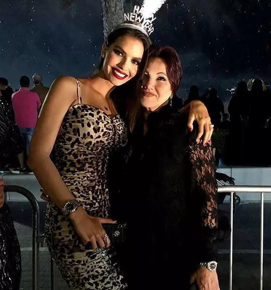 Sandra, soția lui Adi Mutu, și mama ei