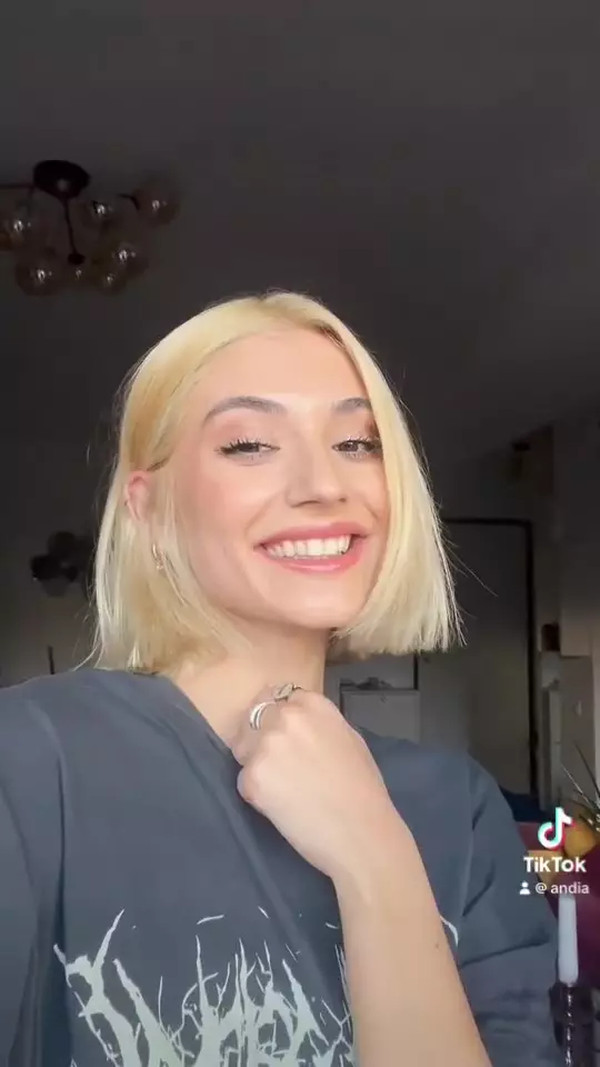 Andia schimbare look (1)