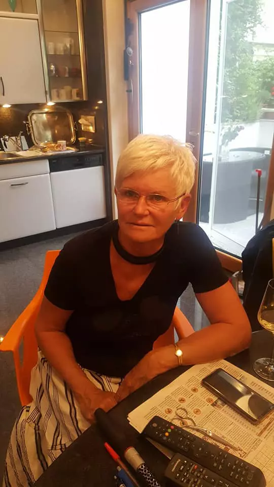Ce operație estetică și-a făcut Monica Tatoiu6