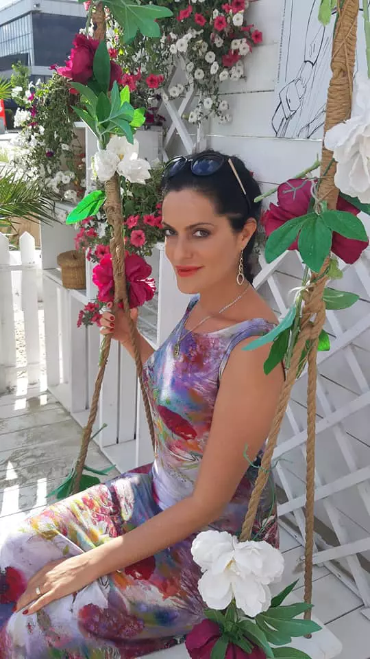 Lavinia Tatomir este căsătorită cu medicul Laurențiu Cârstea