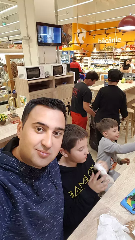 Ciprian Tapota si familia 2