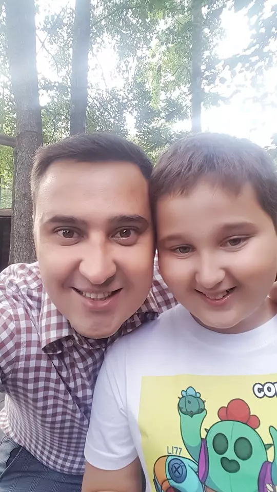 Ciprian Tapota si familia 3