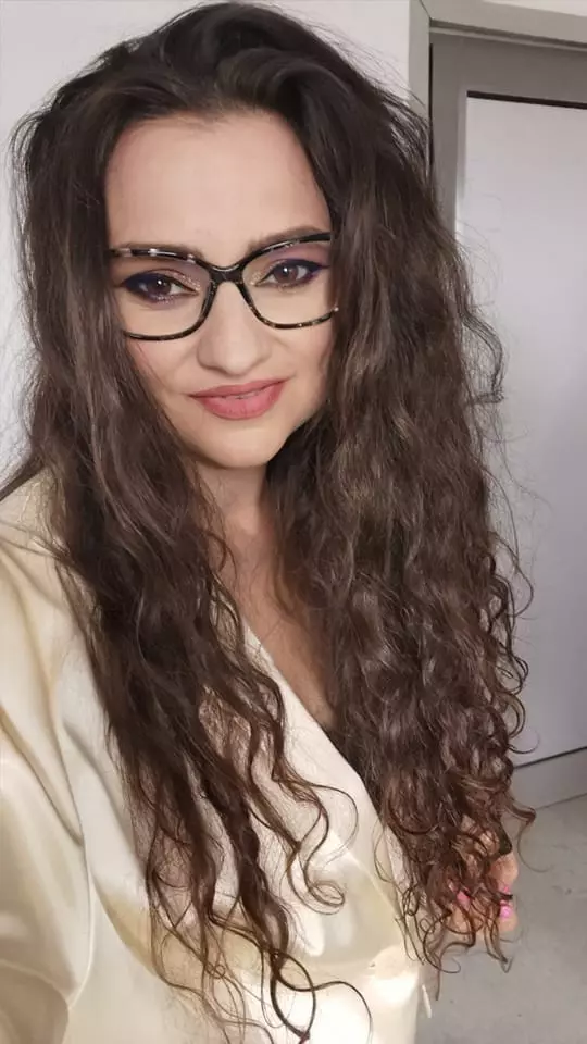 cine-este-andra-botez-de-la-vocea-romaniei-2