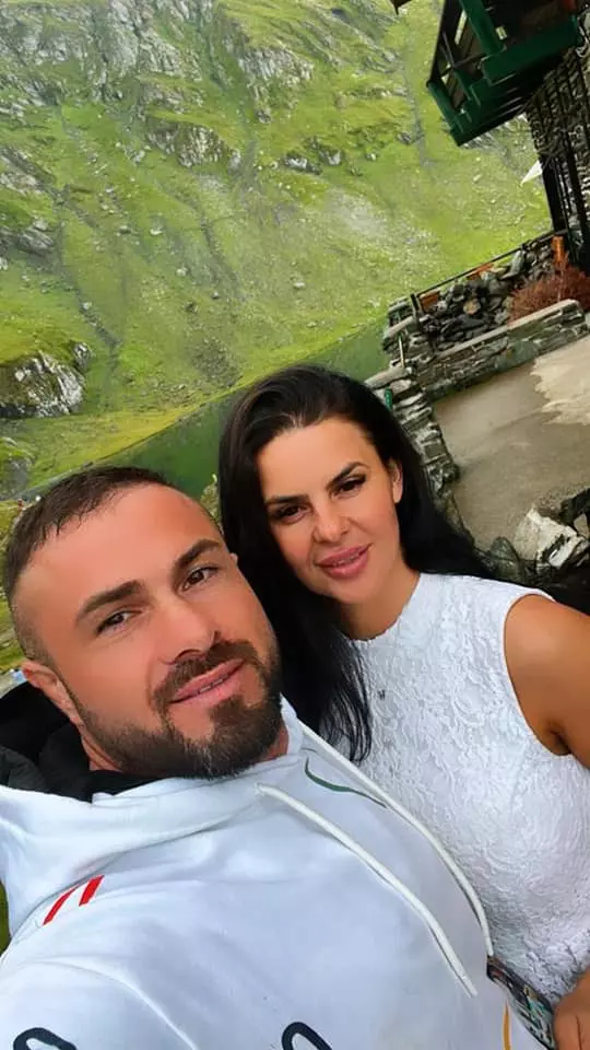 alin impreuna cu sotia sa