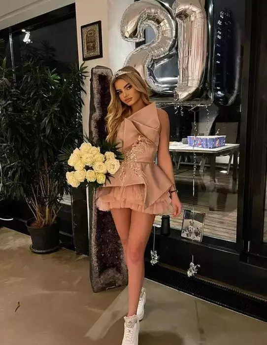 fiica-lui-Cristian-Boureanu-operatii-estetice-2