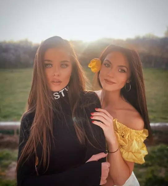 Theo-rose-si-sora-ei-raluca-543x600