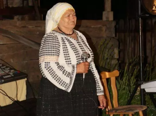 90af40bd561c7d4f24b78b49c14bbb14maxim