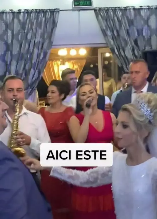 Carmen de la Salciua la aceeasi nunta