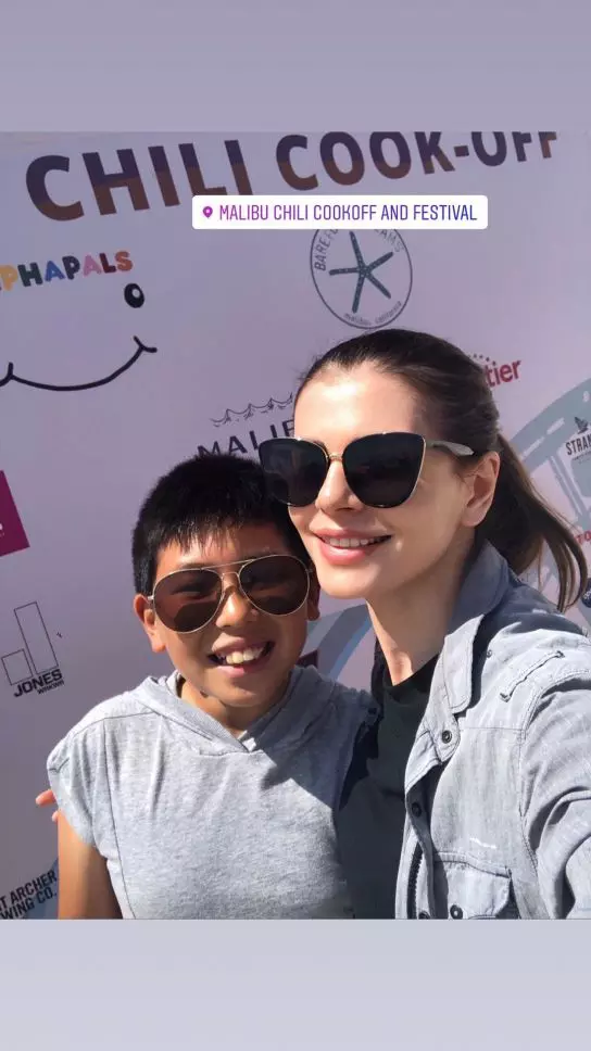 monica-gabor-si-fiul-lui-mr-pink