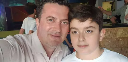 codrut-keghes-dezbracatu-si-fiul-lui-stefan-3