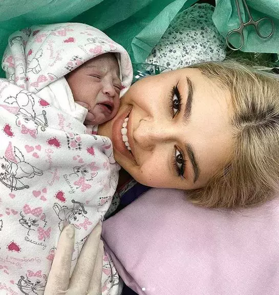 Irina-deaconescu-insarcinata-10