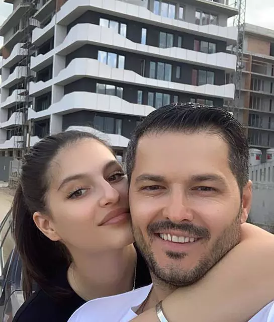 liviu-varciu-apartament-carmina-1