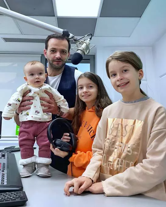 mihai-morar-si-fiicele-sale-1