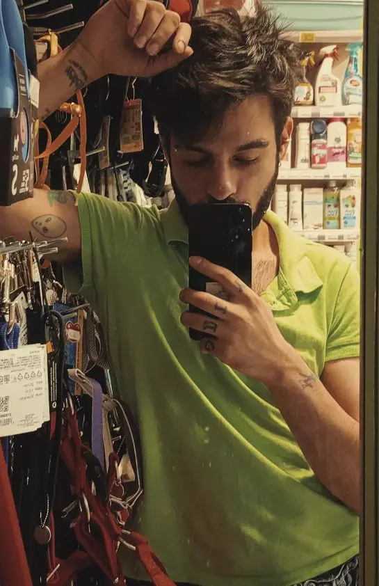 david puscas in tricou verde