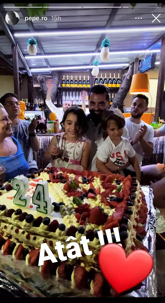 Pepe, aniversare fără inhibiții! Și-a sărutat iubita în fața fiicelor