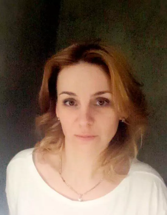 Woman overwhelmed after she receives birthday greetings penned by her late father 29 years ago