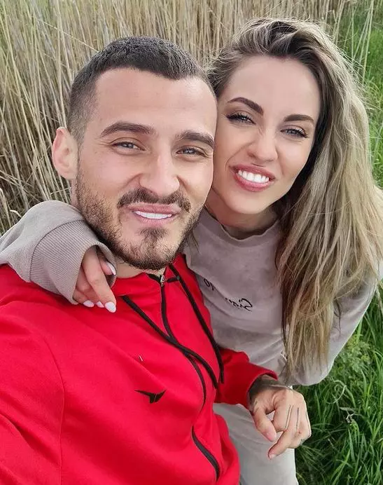 Otniela-Bravo-ai-stil-9