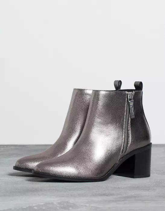 Bershka, 199,9 lei c