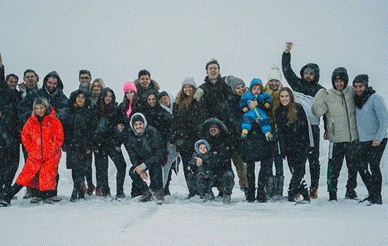 Smiley și Gina, alături de prieteni la Predeal