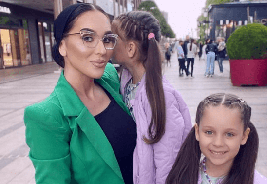 dana-roba-si-a-revazut-fetele-cum-s-a-afisat-vedeta-alaturi-de-celine-si-chantal-zma-iubesti_3_1_size20