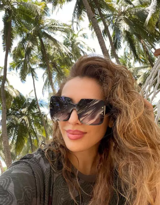 iulia-vantur-7