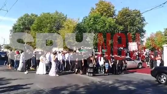 Emi-Pian-înmormântare-3